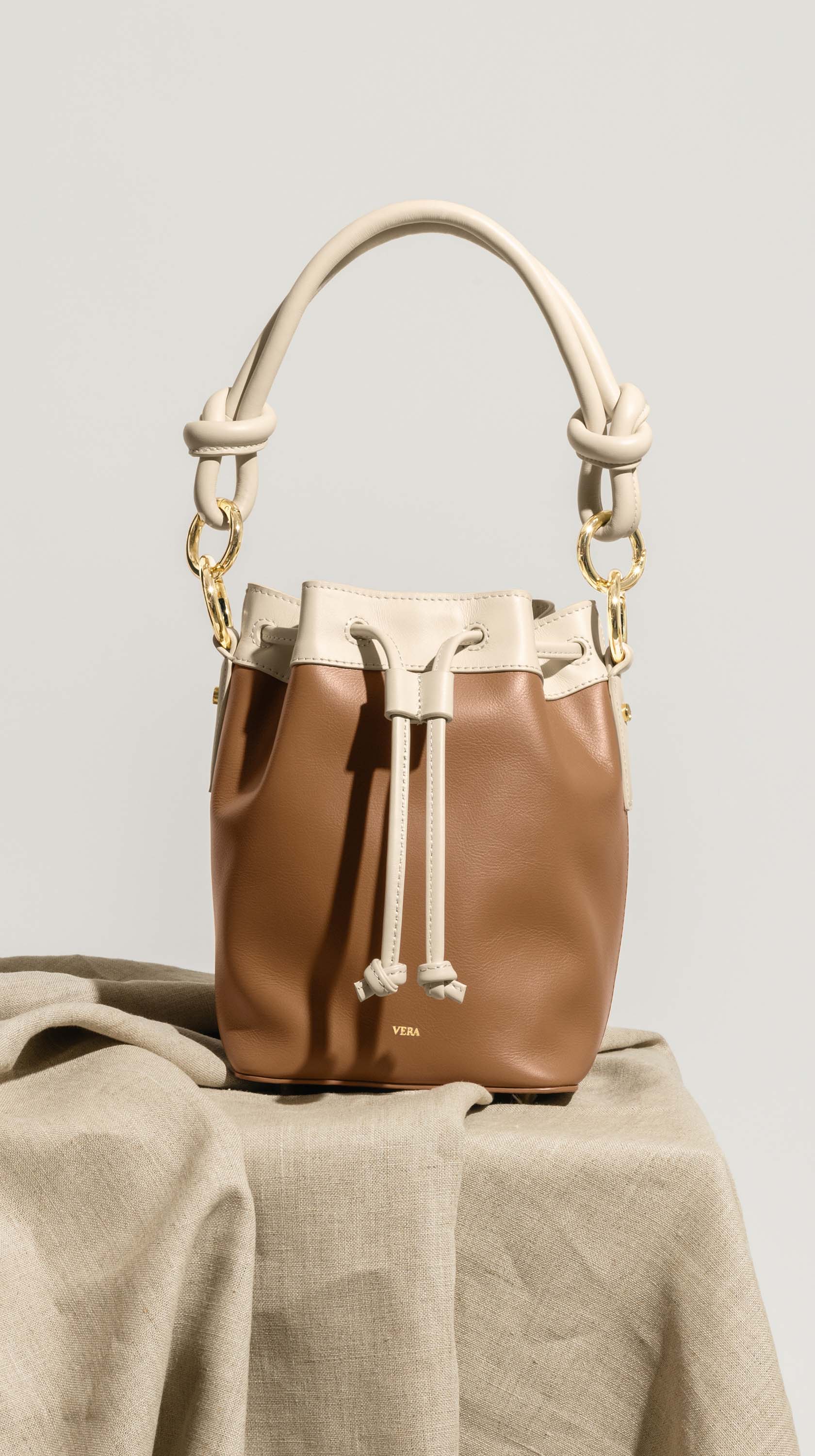 VERA Coco Bucket leather crossbody bag