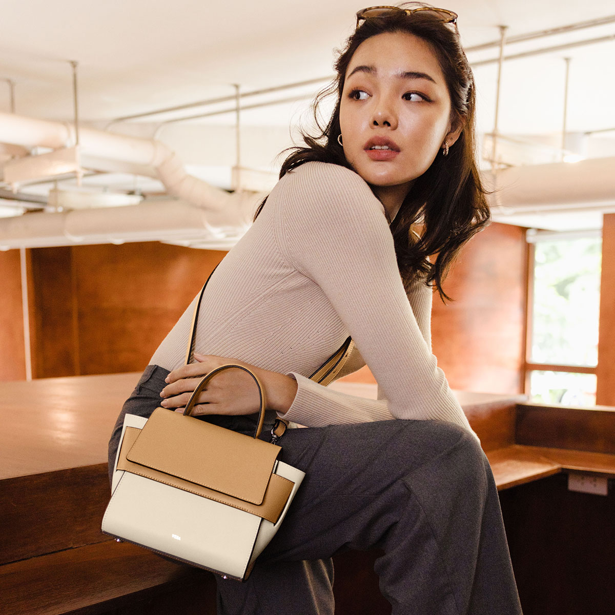VERA Margo Leather Handbag, Size 20 in Beige Butterscotch with Women Model