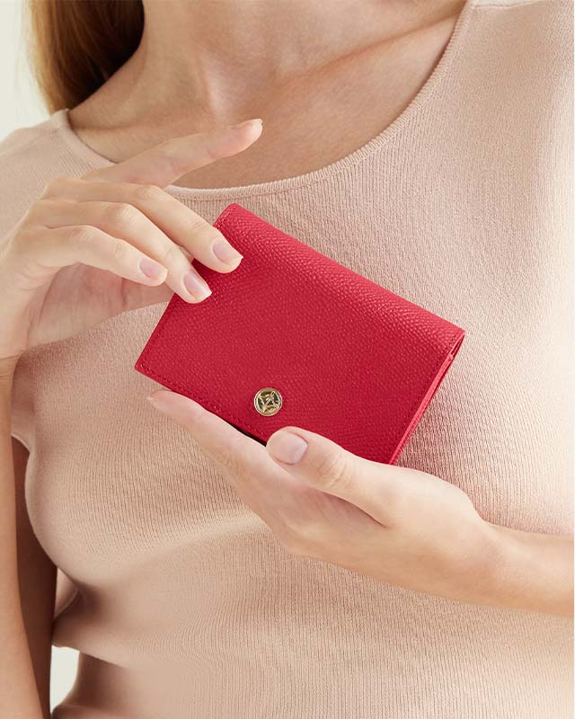 VERA Emily Flap Wallet with Leather Braided Gold Chain in Passionate Red กระเป๋าสตางค์หนังแท้ แบบเปิดฝา พร้อมสายโซ่สีทองร้อยหนัง สีแดง