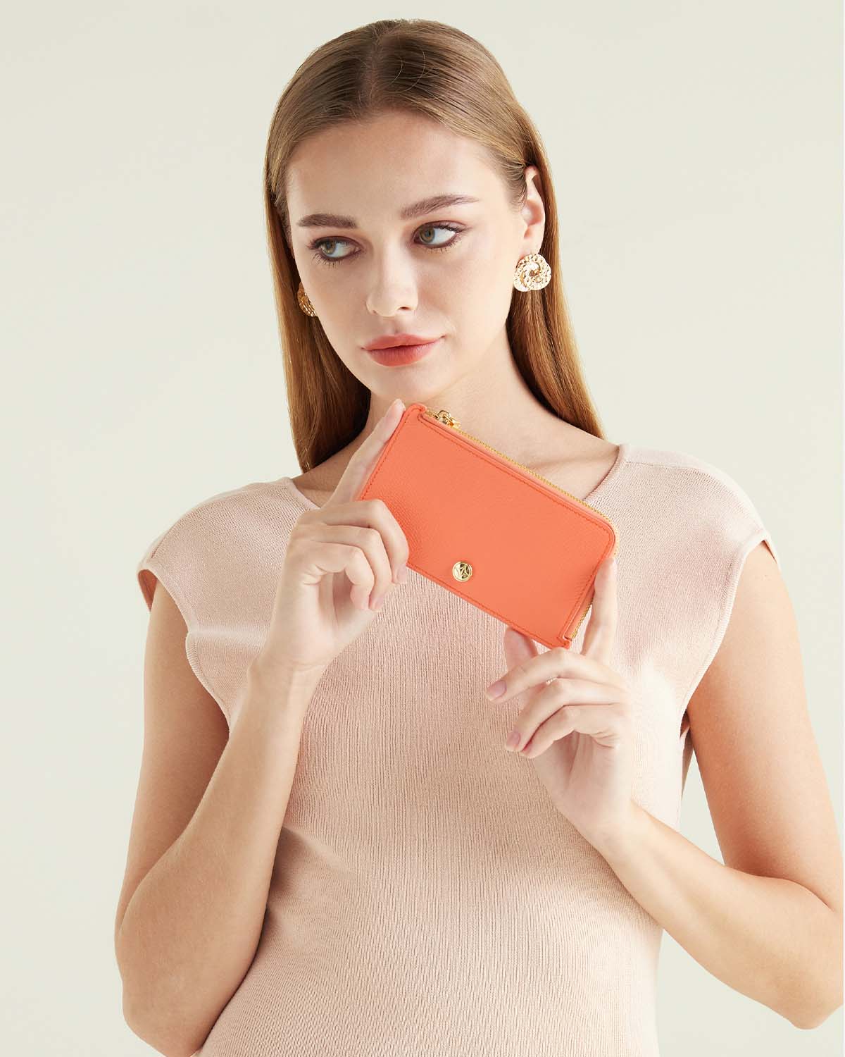 VERA Emily Long Card holder in Joyful Orange กระเป๋าใส่บัตรหนังแท้ ทรงยาว พร้อมช่องซิบ สีส้ม