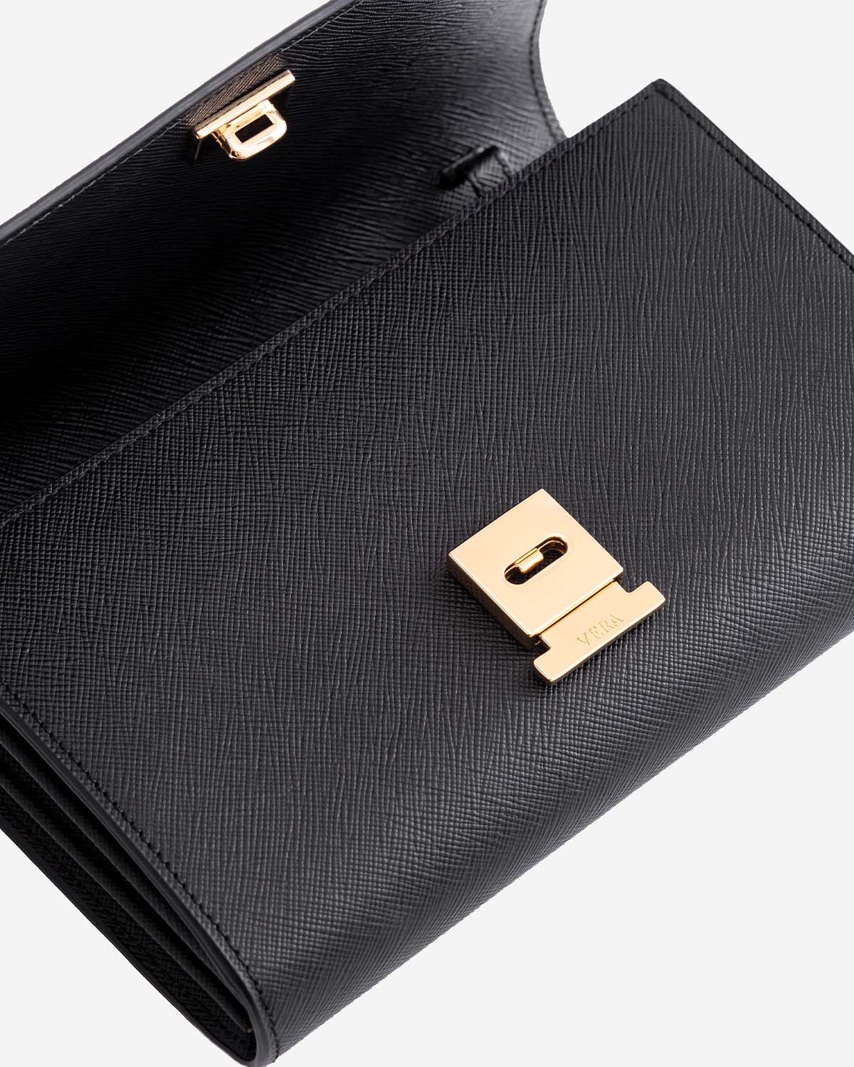 กระเป๋าสะพายหนังแท้ VERA Freda Leather Wallet-on-Chain & Crossbody bag สี Black