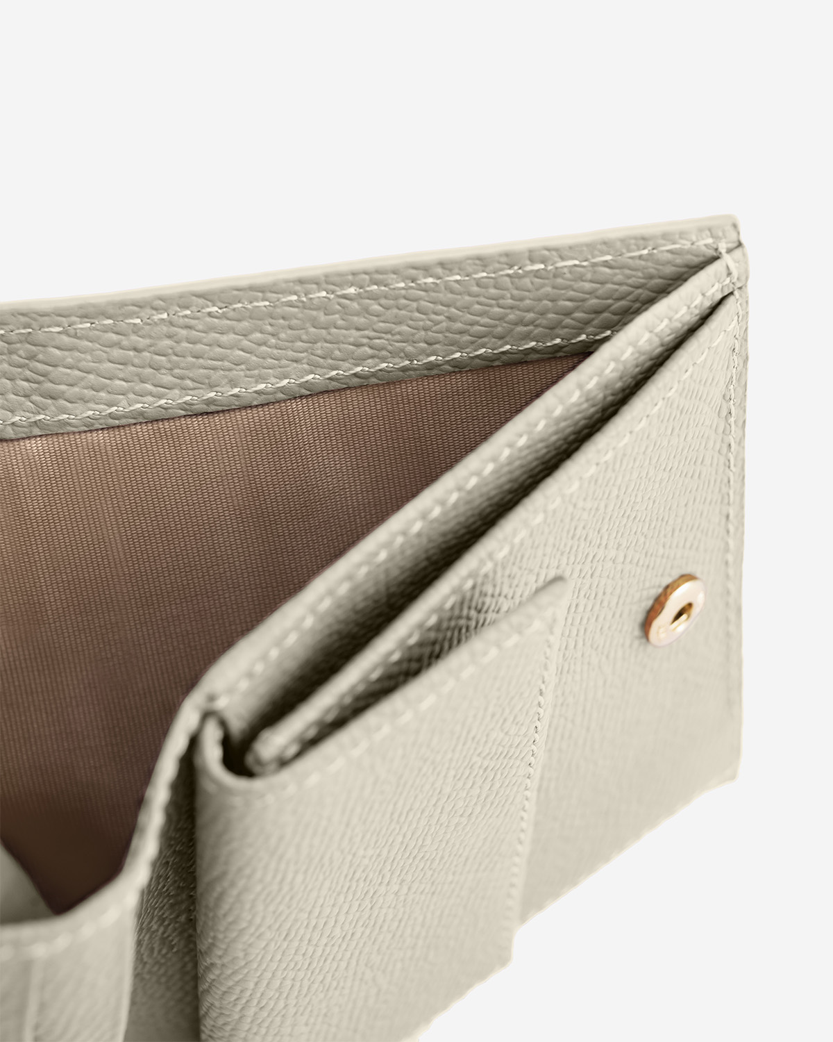 กระเป๋าสตางค์หนังแท้แบบพับ 2 ทบ VERA Petite Wallet สี Calming Beige